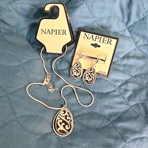 NWT Napier necklace and earring set